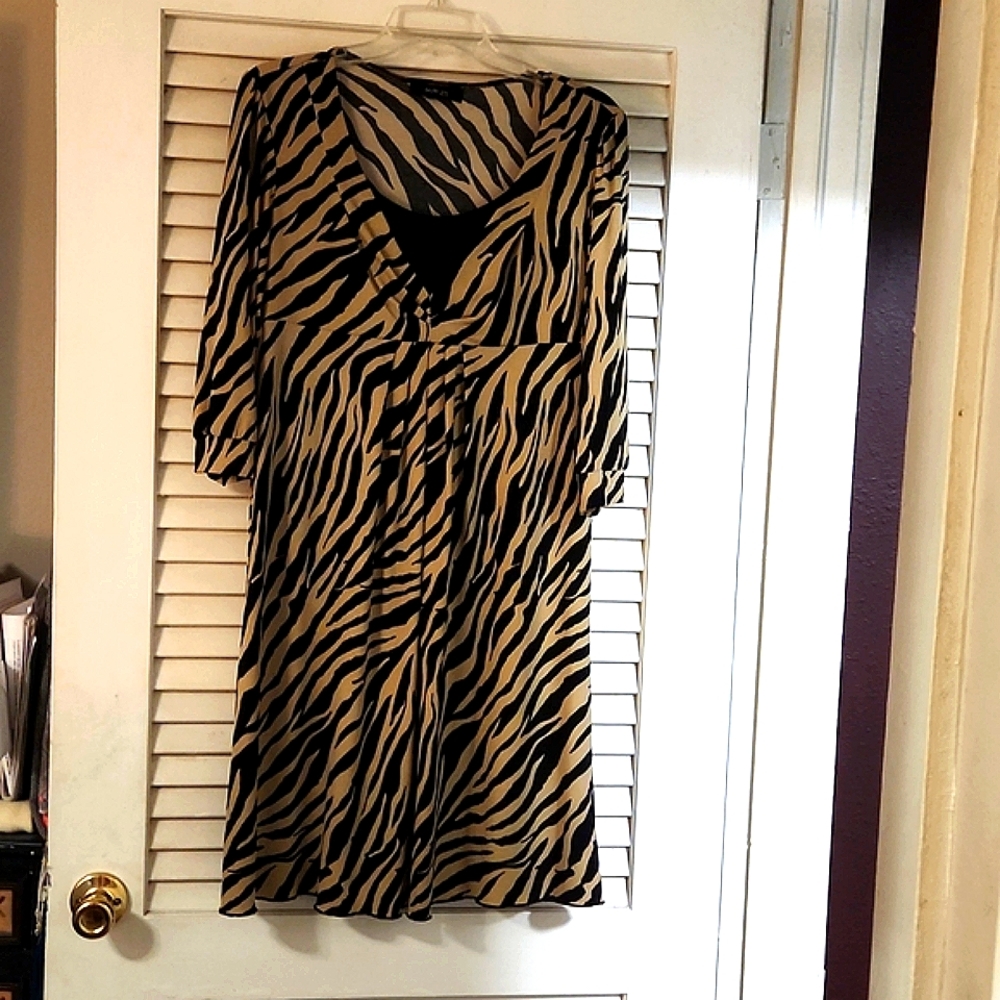 Style and company,  black and tan dress, size 14